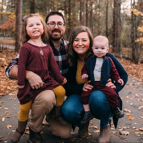 Meet your Posher, Lindsey - Picture 1 of 2